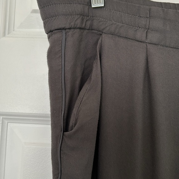 TALULA - ARITZIA jogger pants Los Feliz rayon dark grey pockets size medium - Picture 4 of 9